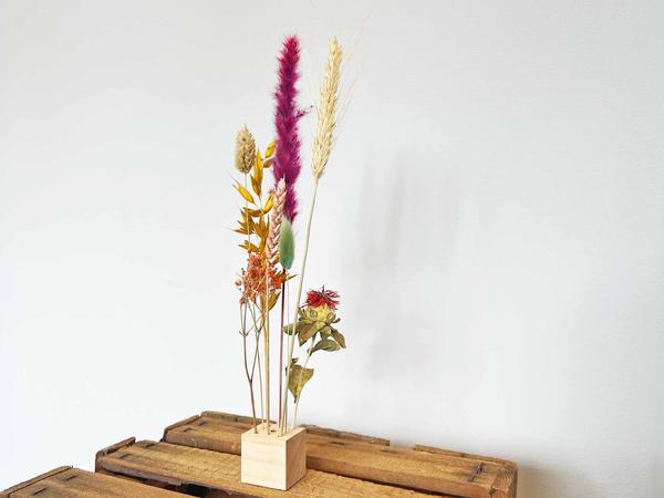 Wooden Dried flower stand – S – Flowers and Herbs + Dried Floral Arrangement